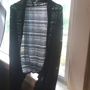 🚨 SOLD 🚨 Woman’s Columbia sheer cardigan. NWOT